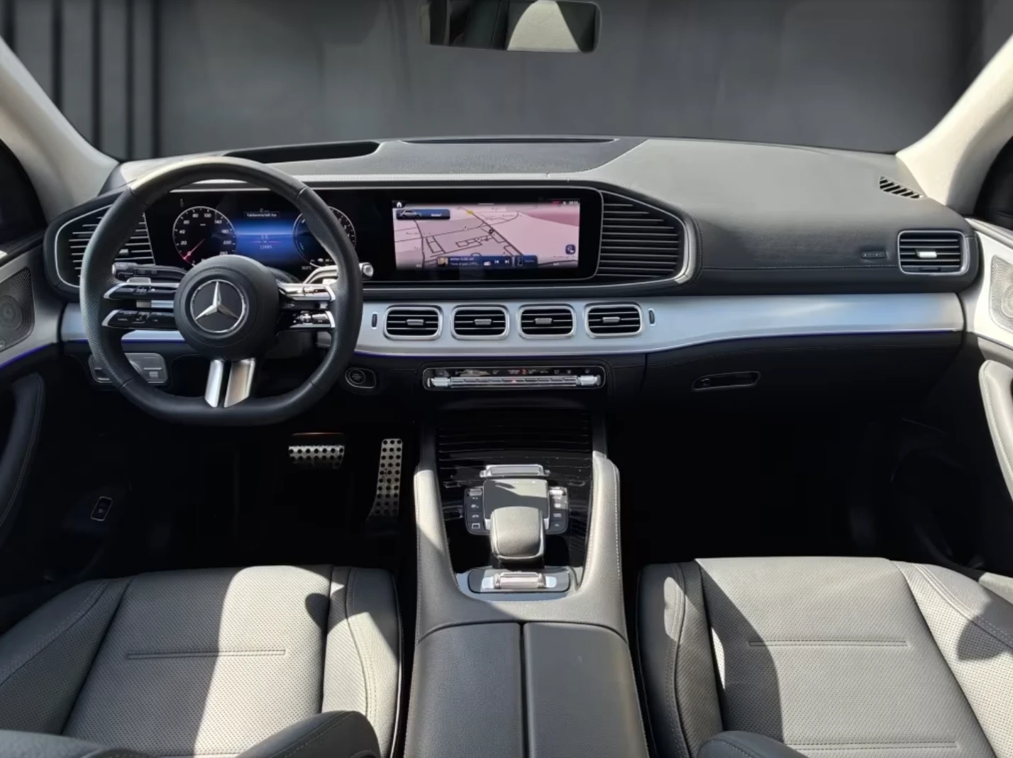 Mercedes-Benz GLE 350 de* 4М* BURMESTER* ВЕНТИЛАЦИЯ* 360* PANO* HUD* , снимка 7 - Автомобили и джипове - 54954545