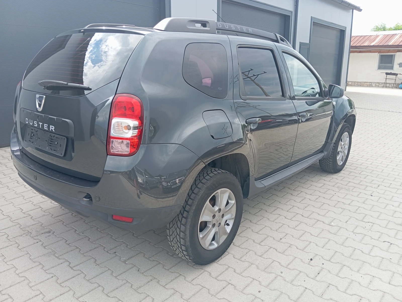 Dacia Duster 1.6i LPG ЛИЗИНГ , снимка 6 - Автомобили и джипове - 55135930