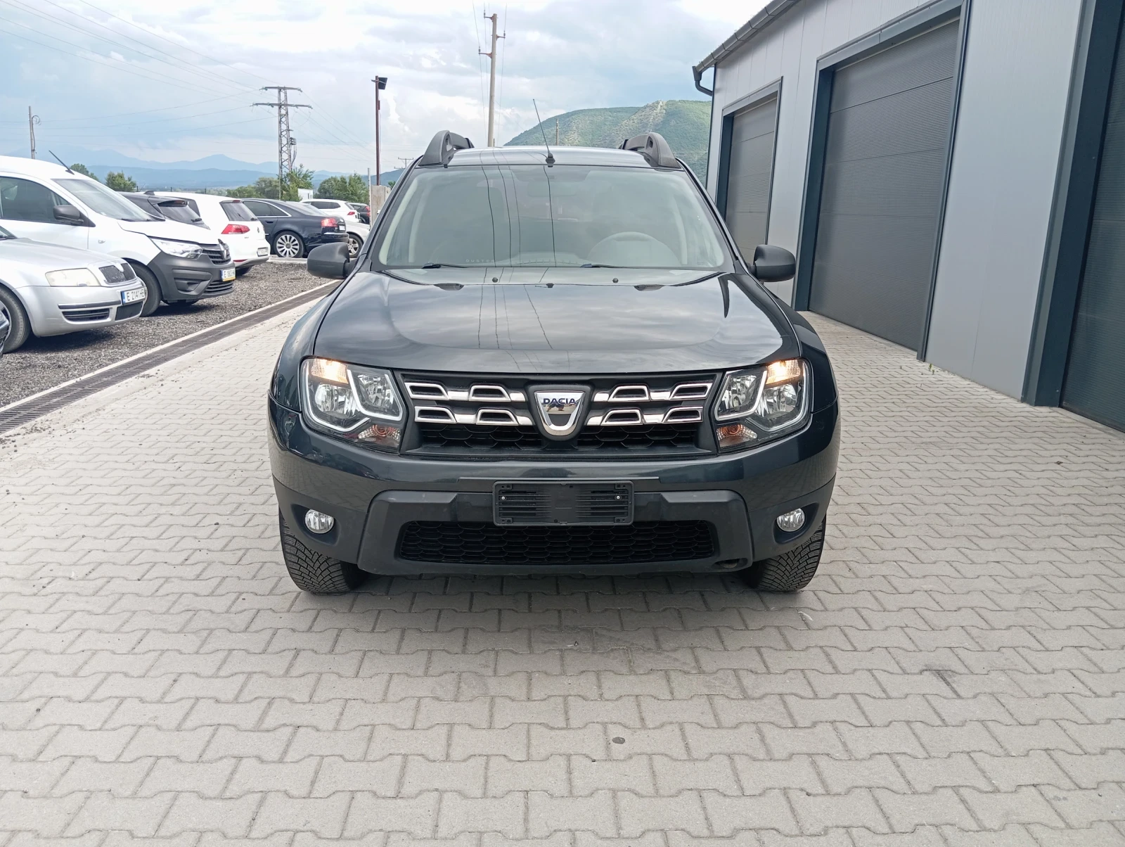 Dacia Duster 1.6i LPG ЛИЗИНГ , снимка 2 - Автомобили и джипове - 55135930
