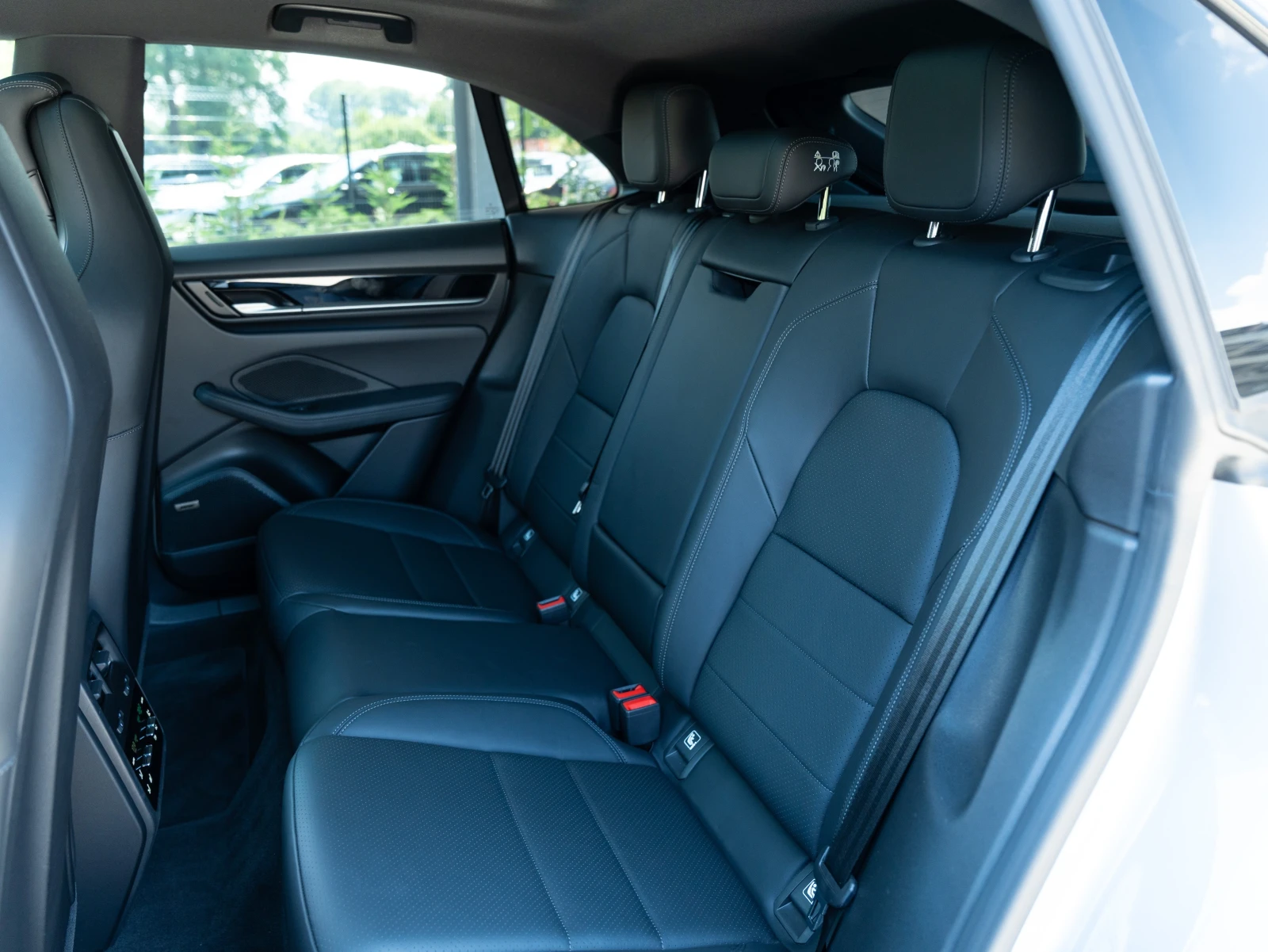 Porsche Macan 4, снимка 13 - Автомобили и джипове - 55346792