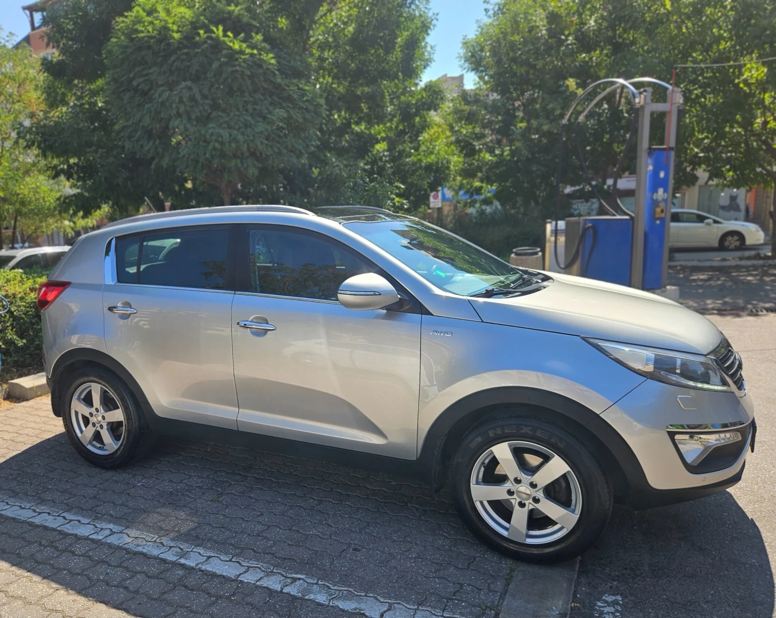 Kia Sportage 2.0i 4WD автомат, кожа, панорама, NAVI, KEYS, снимка 5 - Автомобили и джипове - 55624869