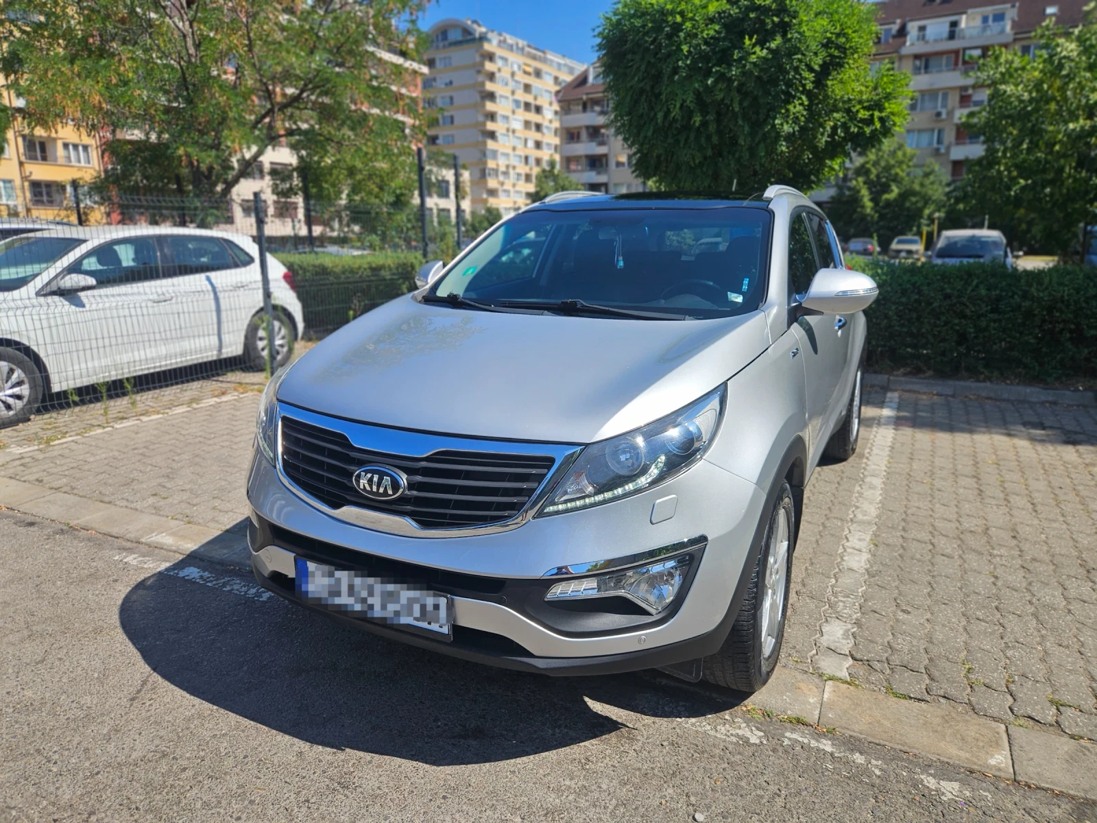 Kia Sportage 2.0i 4WD автомат, кожа, панорама, NAVI, KEYS, снимка 2 - Автомобили и джипове - 55624869