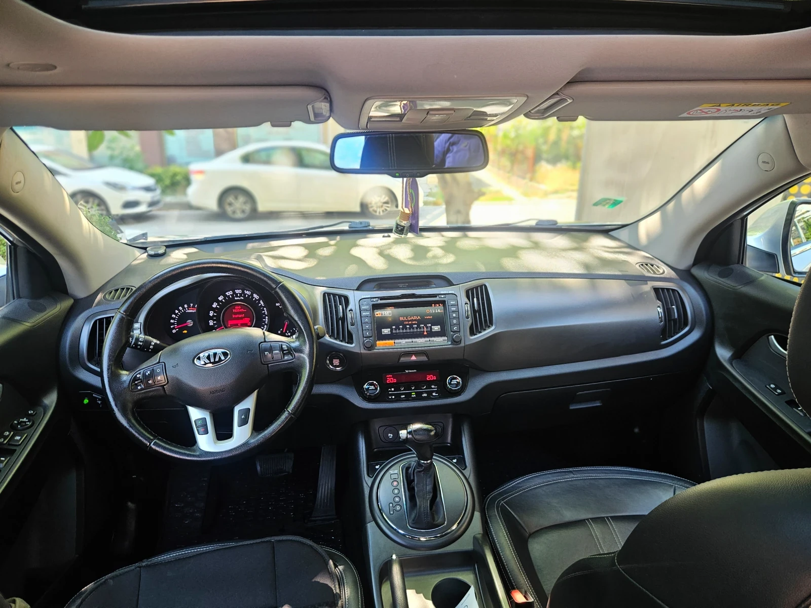 Kia Sportage 2.0i 4WD автомат, кожа, панорама, NAVI, KEYS, снимка 14 - Автомобили и джипове - 55624869