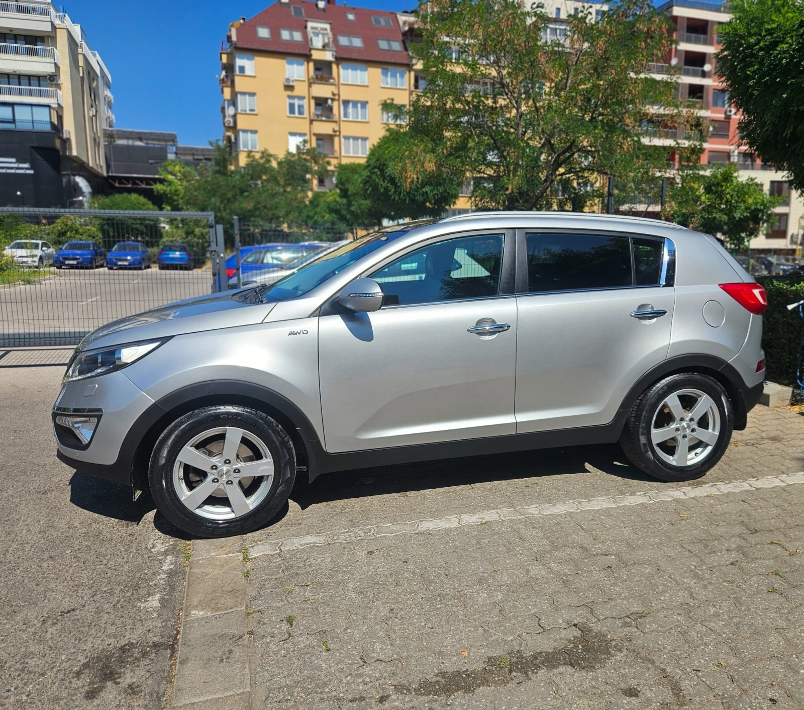 Kia Sportage 2.0i 4WD автомат, кожа, панорама, NAVI, KEYS, снимка 4 - Автомобили и джипове - 55624869