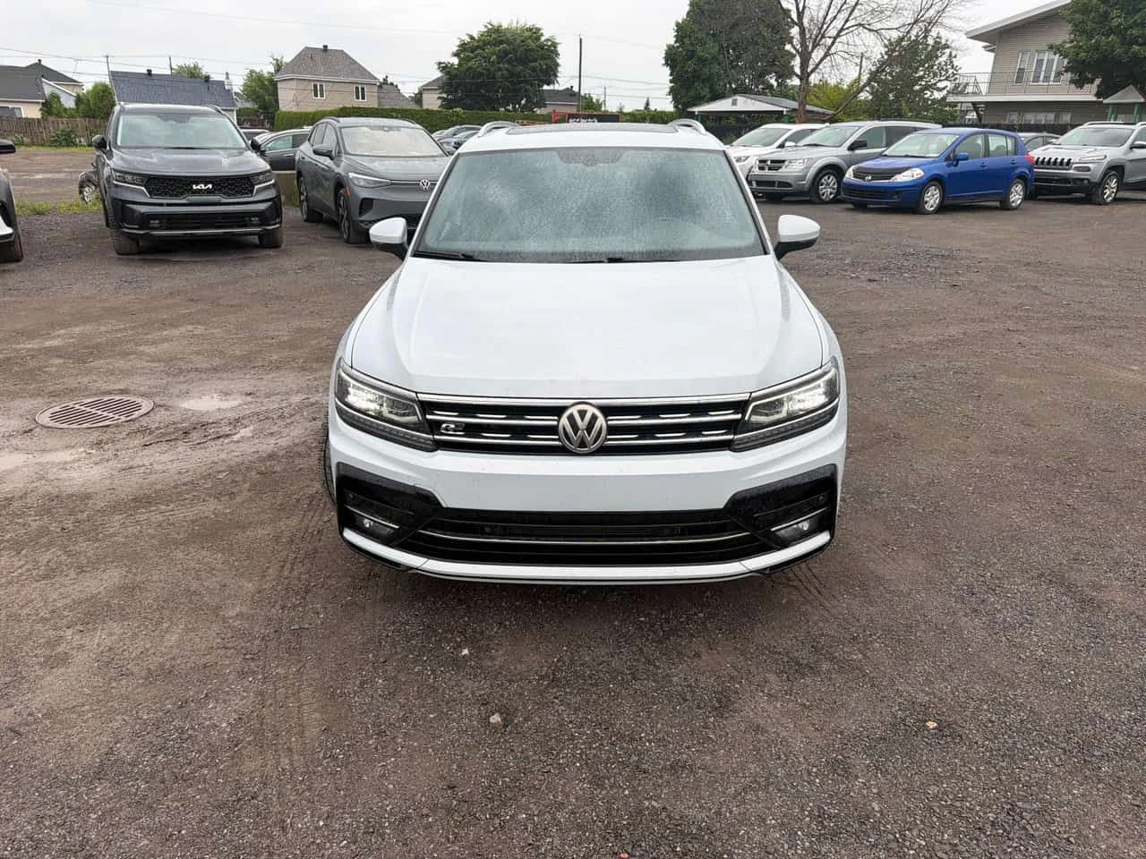 VW Tiguan Highline / FENDER / CAMERA / CARFAX / АВТОКРЕДИТ, снимка 6 - Автомобили и джипове - 55632564