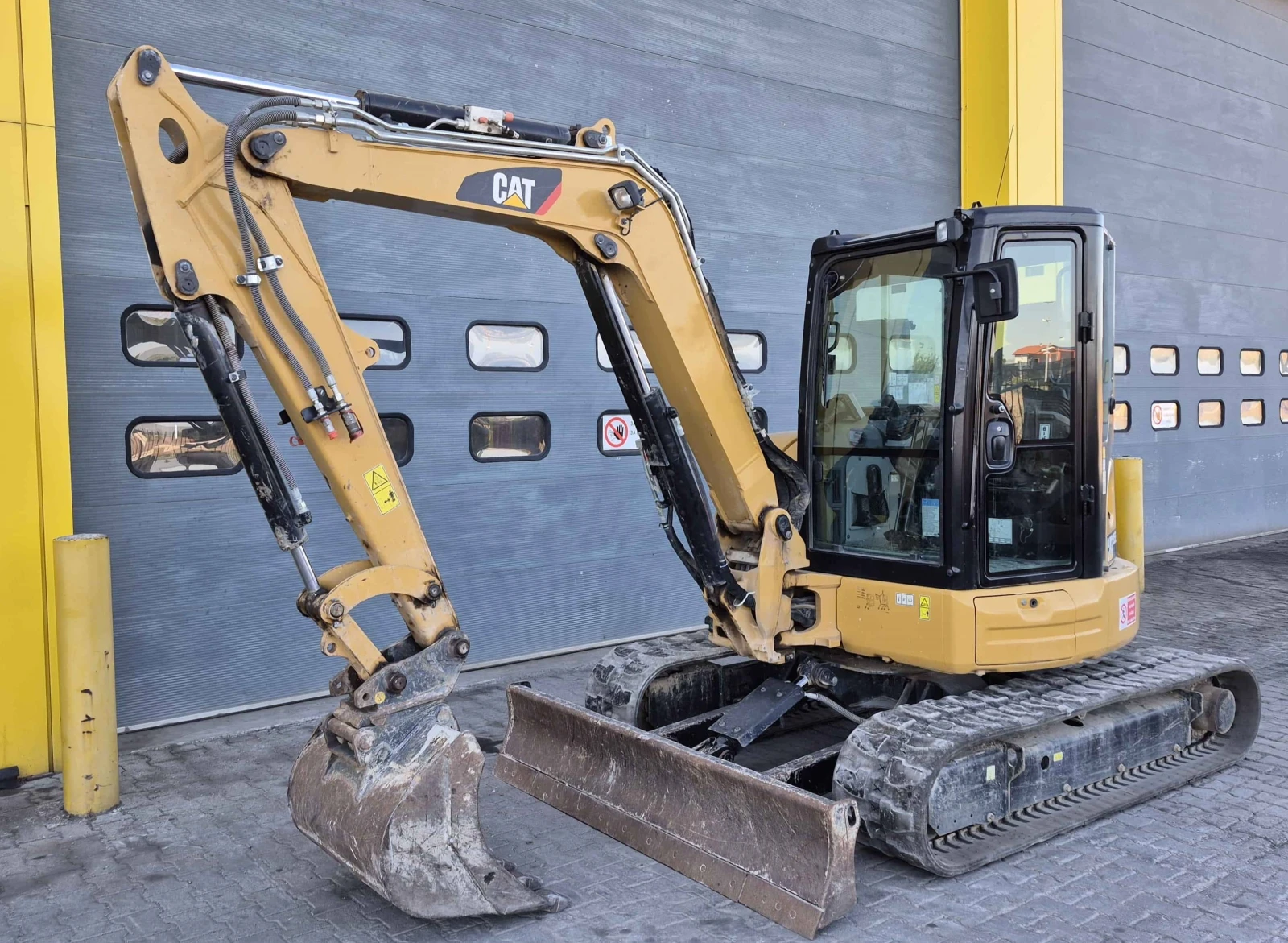 Багер Cat 305E2 - изображение 2