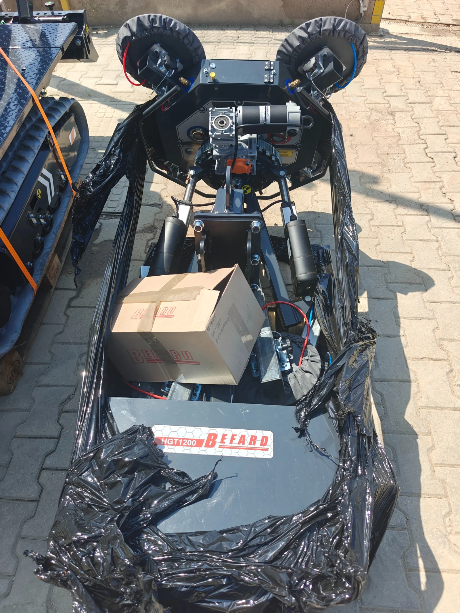 Допълнително оборудване Друг вид Вакуумен хващач Befard HGT 1200, 1200кг кг - нов, снимка 9 - Индустриална техника - 55047519