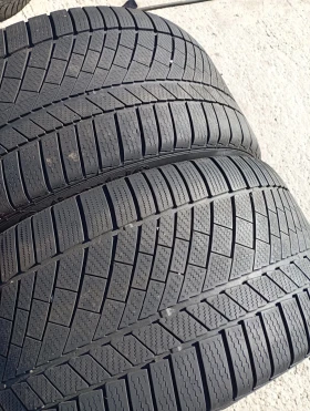 Гуми Зимни 295/40R19, снимка 3