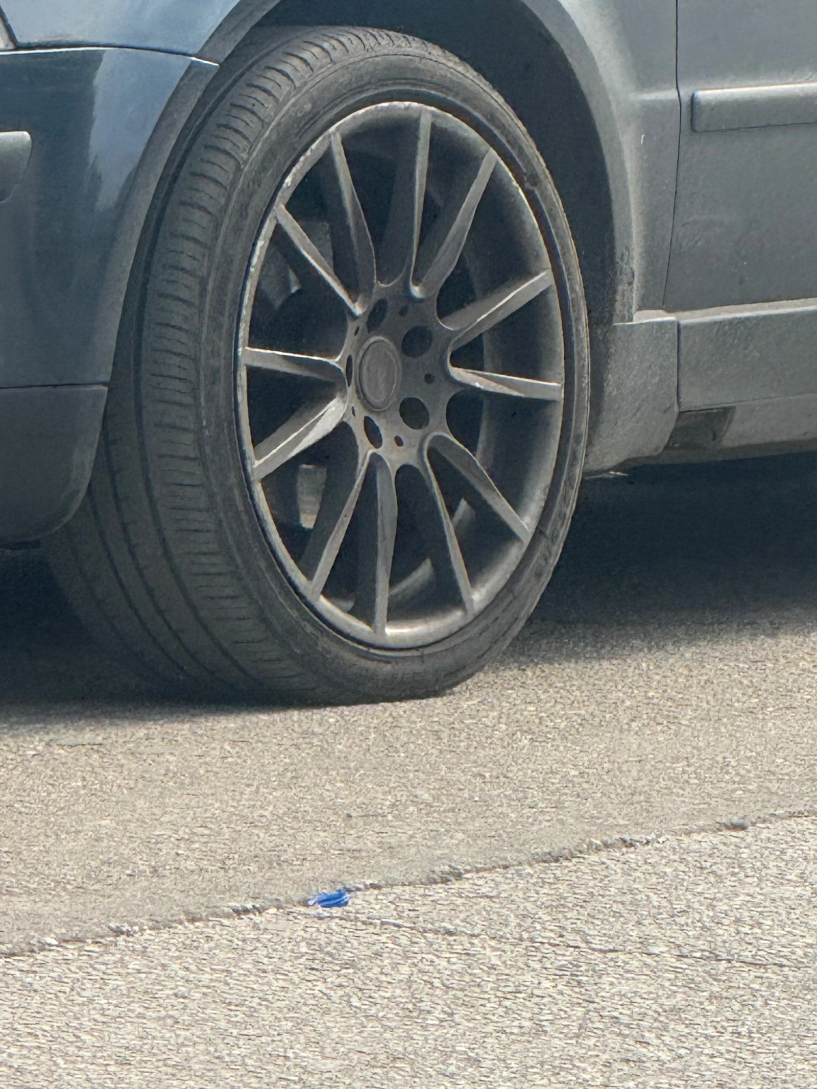 ���� � ������ 225/40R18 | Mobile.bg � ����������� 1