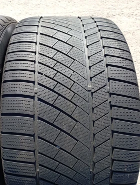 Гуми Зимни 295/40R19, снимка 1 - Гуми и джанти - 47678402