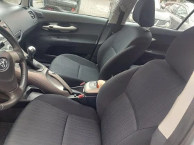 Toyota Auris 1.4i ТОП състояние, снимка 12
