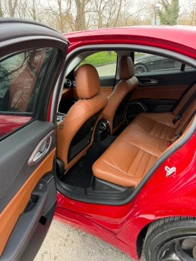 Alfa Romeo Giulia 2.0 RWD Ti, снимка 13