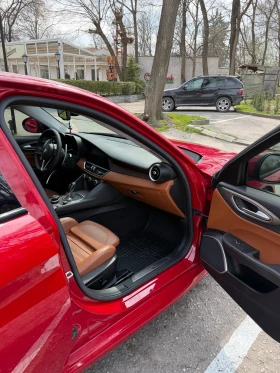Alfa Romeo Giulia 2.0 RWD Ti, снимка 15