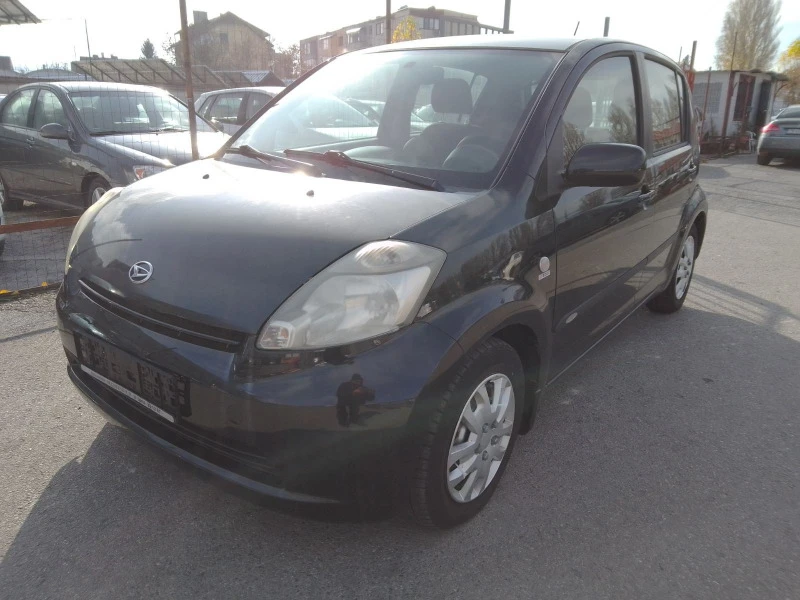 Daihatsu Sirion 4 х 4, снимка 2 - Автомобили и джипове - 40838879