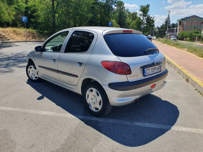 Peugeot 206 1.4 HDI, снимка 3 - Автомобили и джипове - 46507700