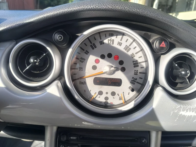 Mini Cooper 1.6i 90кс, снимка 15 - Автомобили и джипове - 52167806