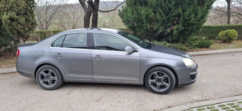 VW Jetta, снимка 10 - Автомобили и джипове - 52169879