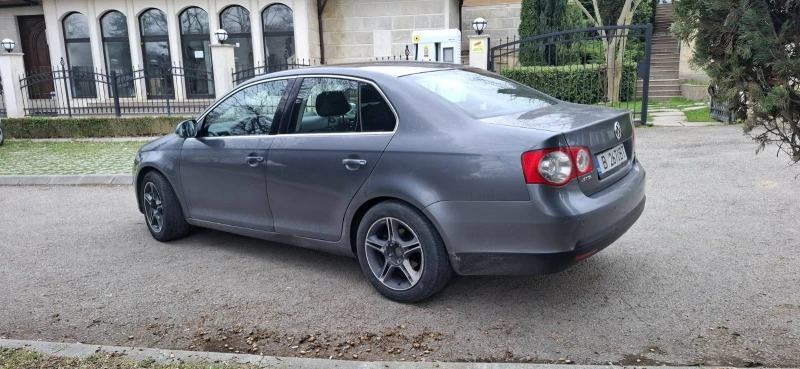 VW Jetta, снимка 6 - Автомобили и джипове - 52169879