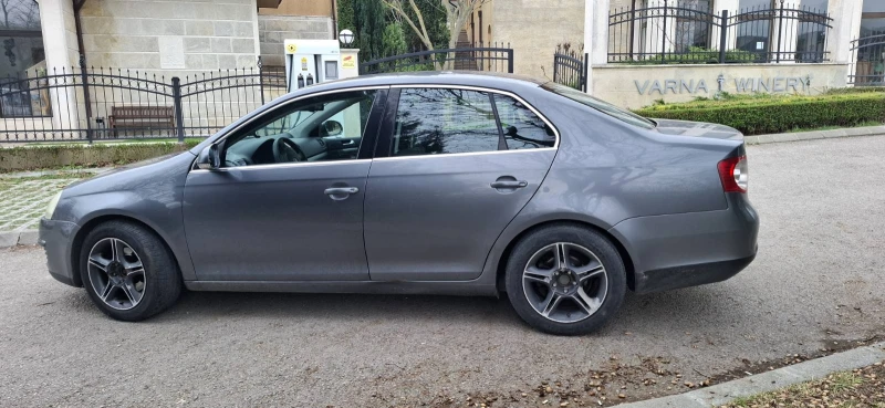 VW Jetta, снимка 5 - Автомобили и джипове - 52169879