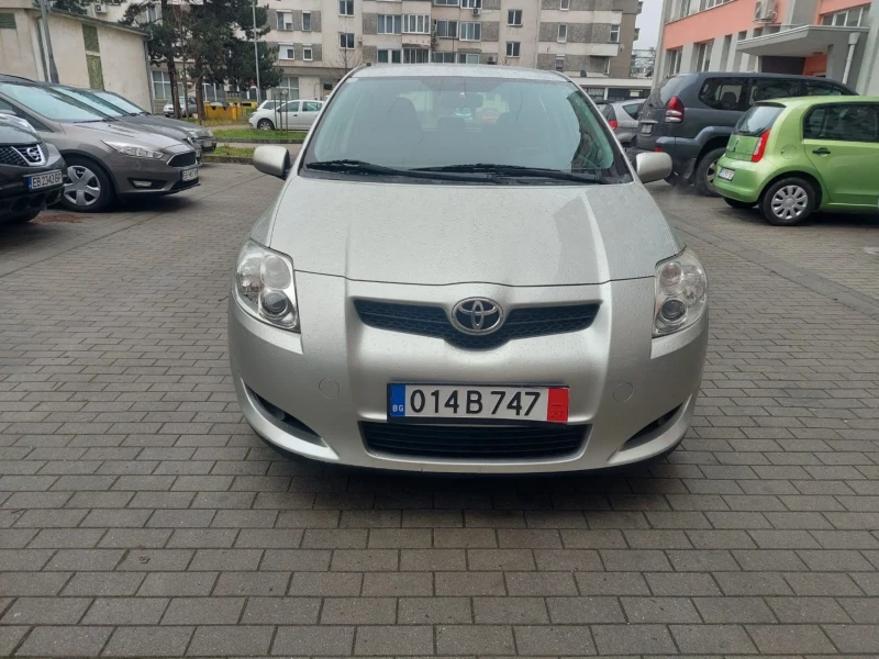 Toyota Auris 1.4i ТОП състояние, снимка 2 - Автомобили и джипове - 52899858