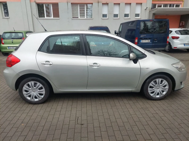 Toyota Auris 1.4i ТОП състояние, снимка 7 - Автомобили и джипове - 52899858