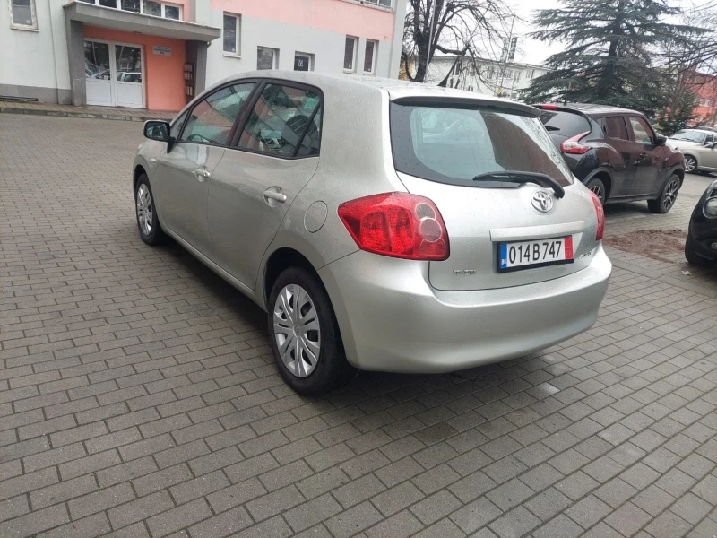 Toyota Auris 1.4i ТОП състояние, снимка 4 - Автомобили и джипове - 52899858