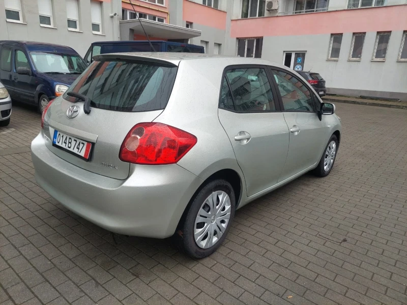 Toyota Auris 1.4i ТОП състояние, снимка 6 - Автомобили и джипове - 52899858