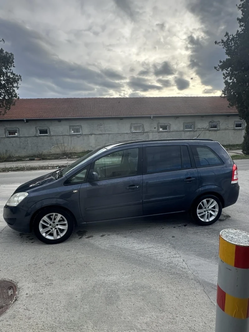 Opel Zafira 1.9 CDTI, снимка 4 - Автомобили и джипове - 52964813