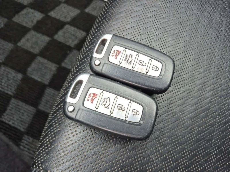 Hyundai Genesis PREMIUM| TUNED| ШИБЕДАХ| 2 КЛЮЧА| ПОДГРЕВ, снимка 10 - Автомобили и джипове - 53571183