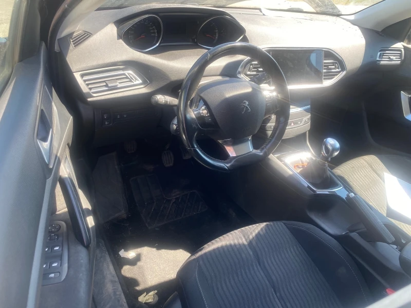 Peugeot 308 1.6 Blue HDI, снимка 8 - Автомобили и джипове - 37289751