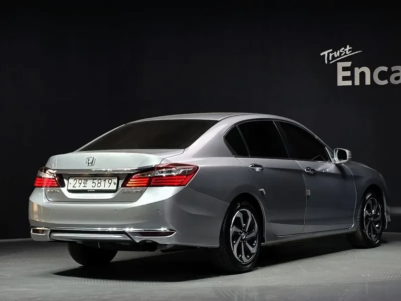 Honda Accord 2.4, снимка 2 - Автомобили и джипове - 54253372