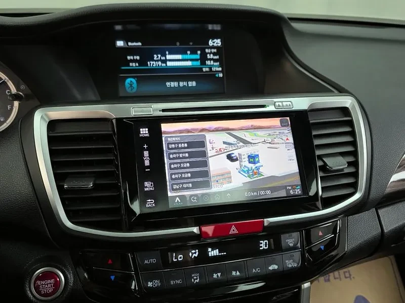 Honda Accord 2.4, снимка 14 - Автомобили и джипове - 54253372