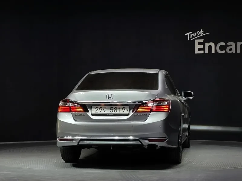 Honda Accord 2.4, снимка 4 - Автомобили и джипове - 54253372