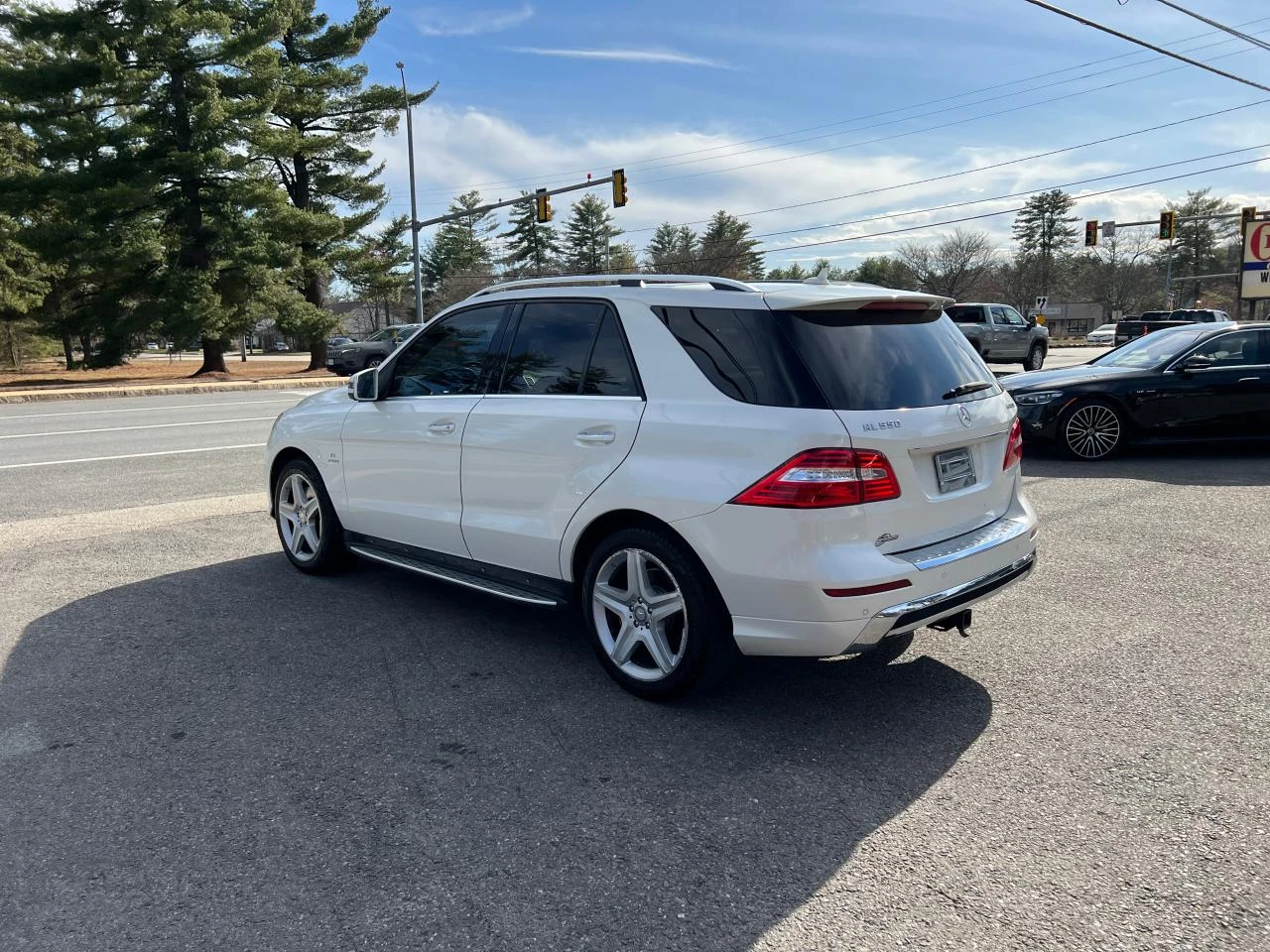 Mercedes-Benz ML 550 ПОДГРЕВ/ОБДУХВАНЕ/ПАНОРАМА/СЛЕДЕНЕ НА ЛЕНТИ/КАМЕРА - изображение 3