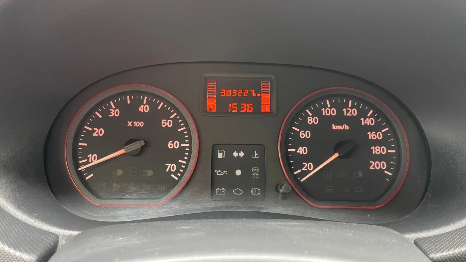 Dacia Sandero  - изображение 8
