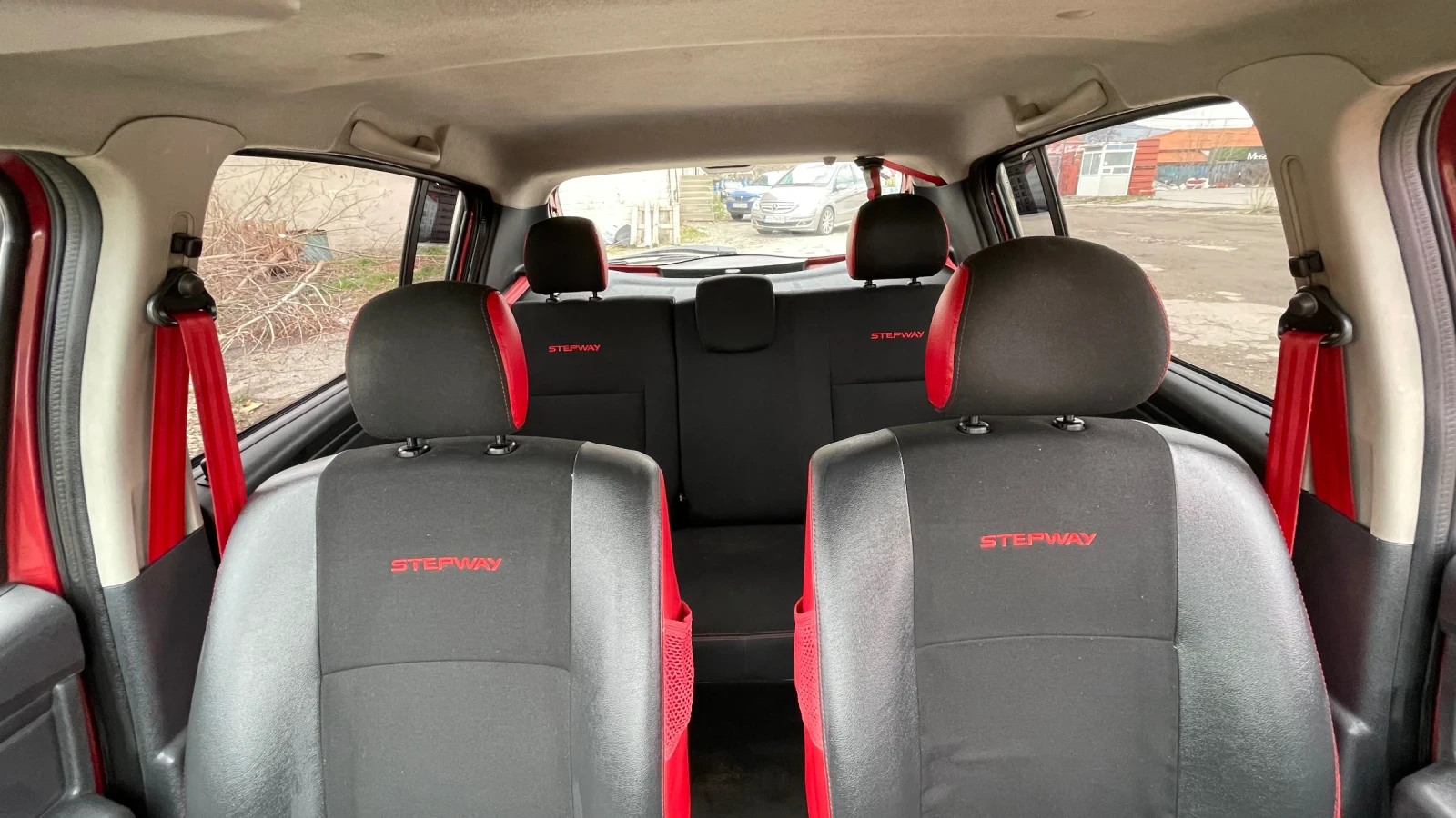 Dacia Sandero  - изображение 9