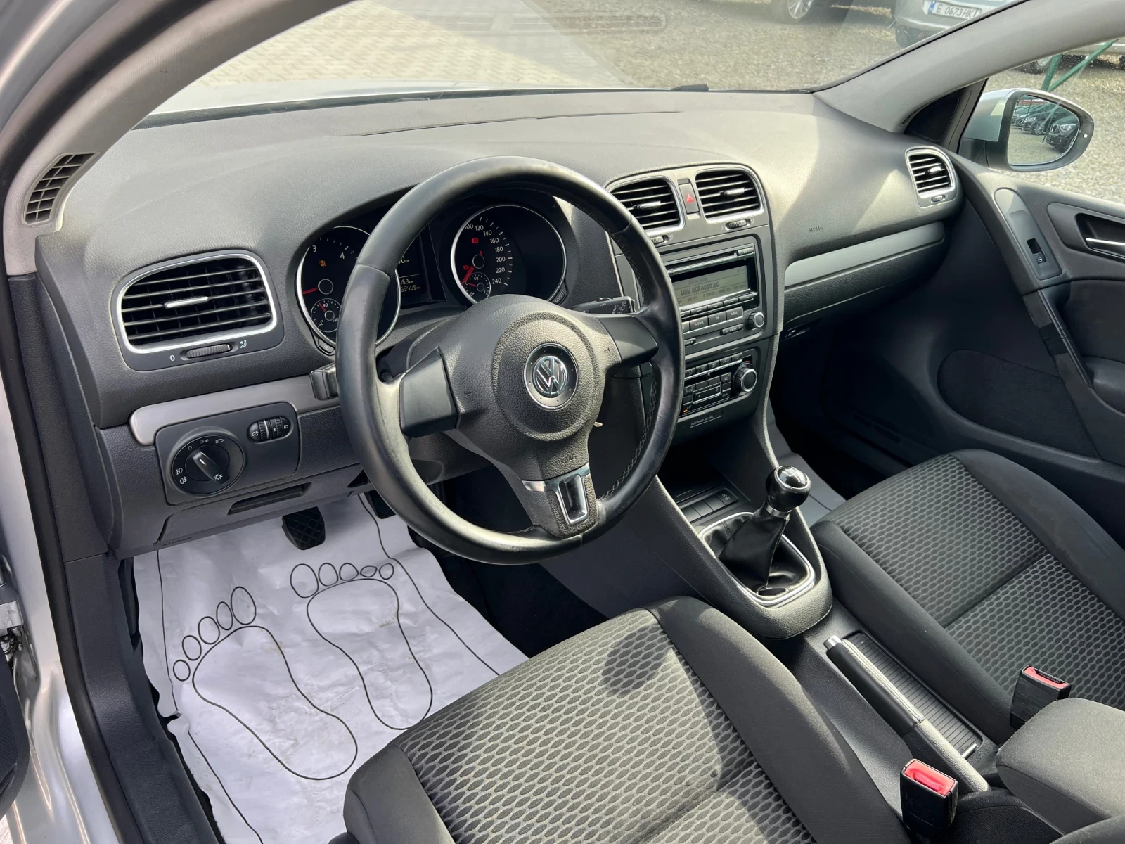 VW Golf 1.6TDi 105kc EURO 5A Лизинг - изображение 10
