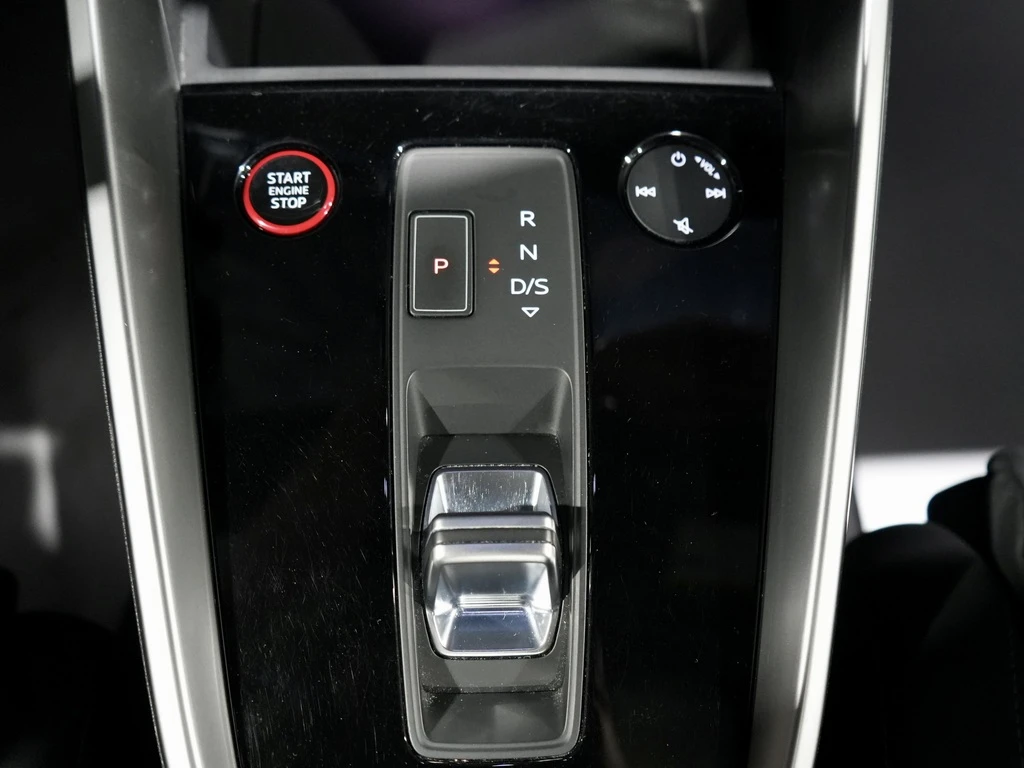 Audi S3 2.0 TFSI Quattro / CARPLAY / AMBIENT | Mobile.bg   14