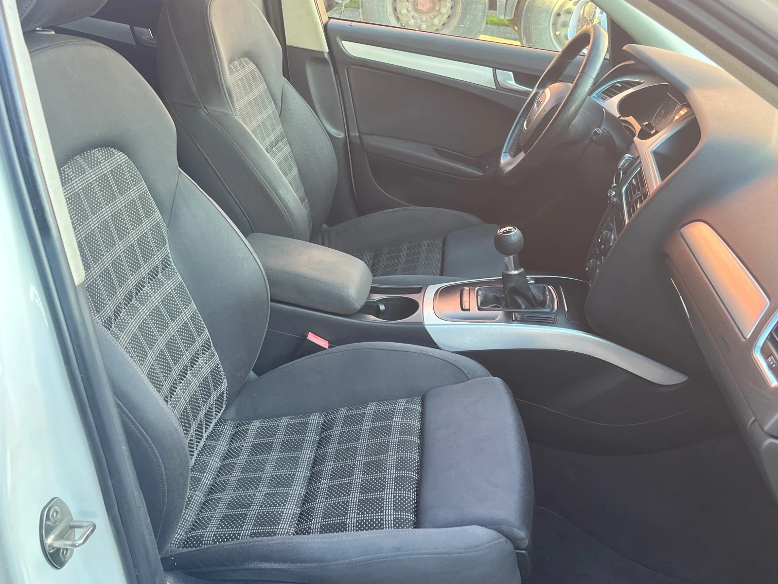 Audi A4 2.0TDI 6ск 143 кс - изображение 7