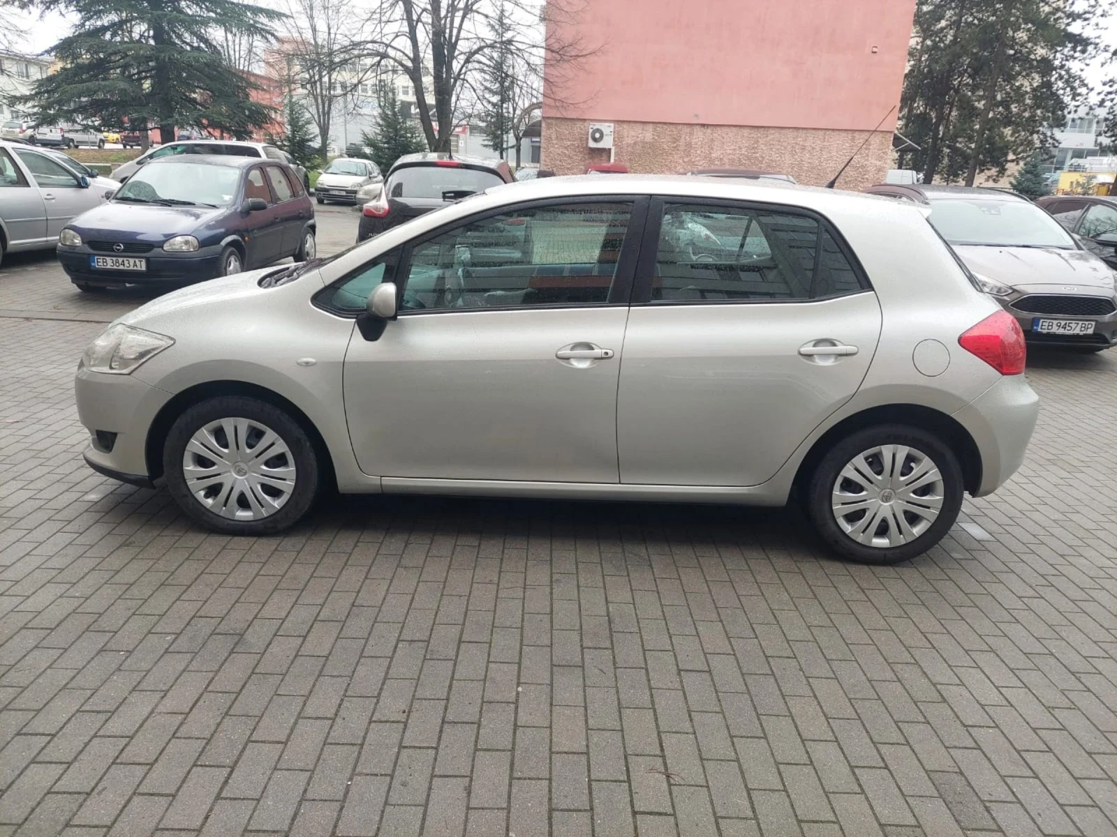 Toyota Auris 1.4i ТОП състояние - изображение 8