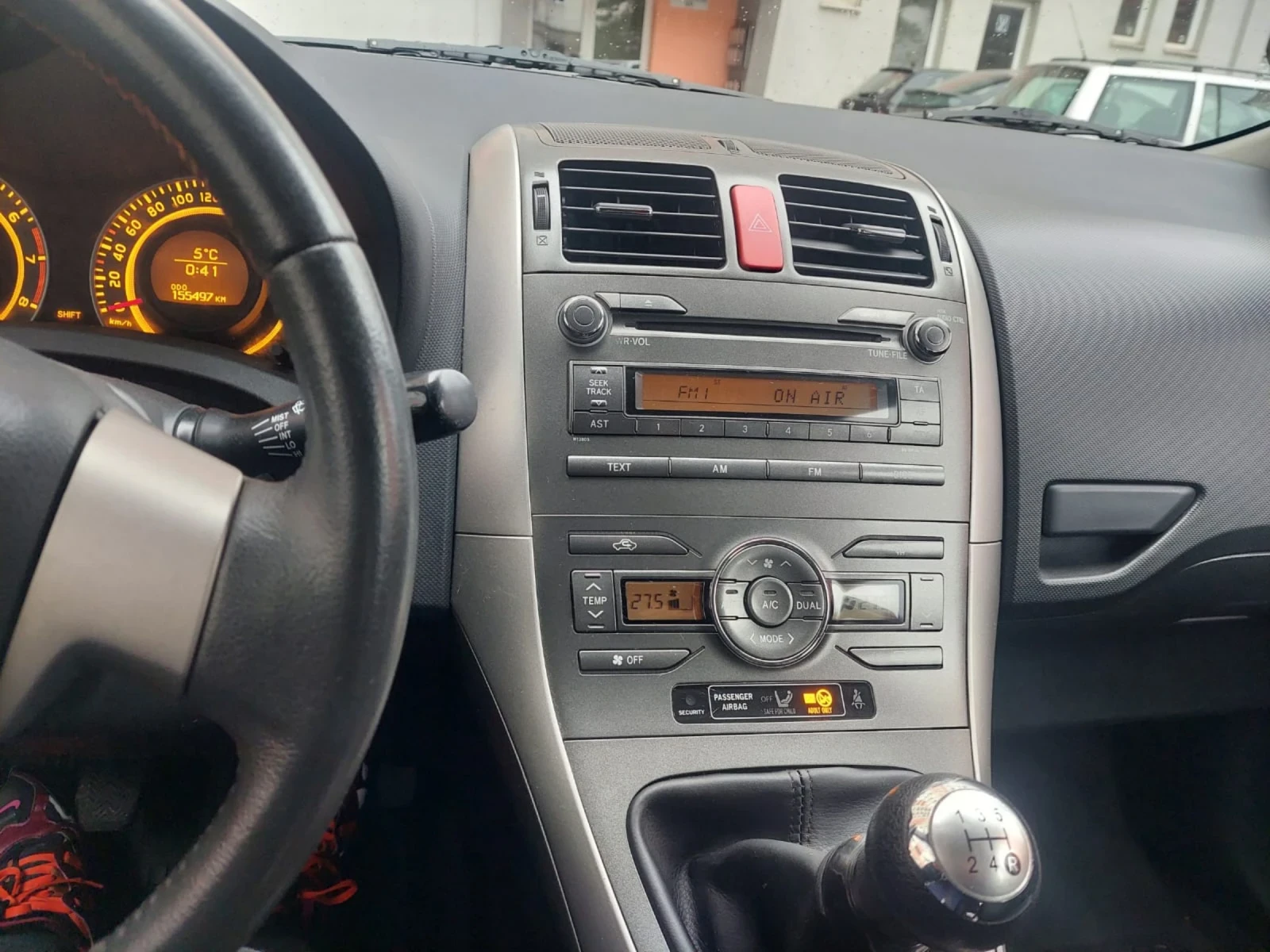 Toyota Auris 1.4i ТОП състояние - изображение 10