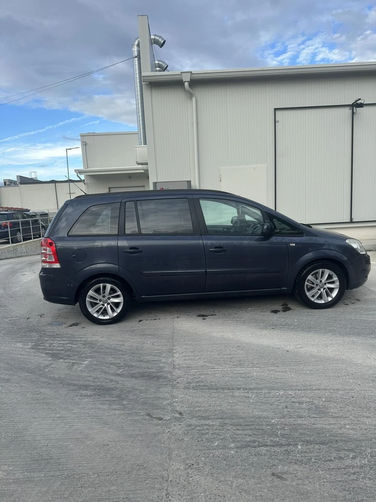 Opel Zafira 1.9 CDTI - изображение 3
