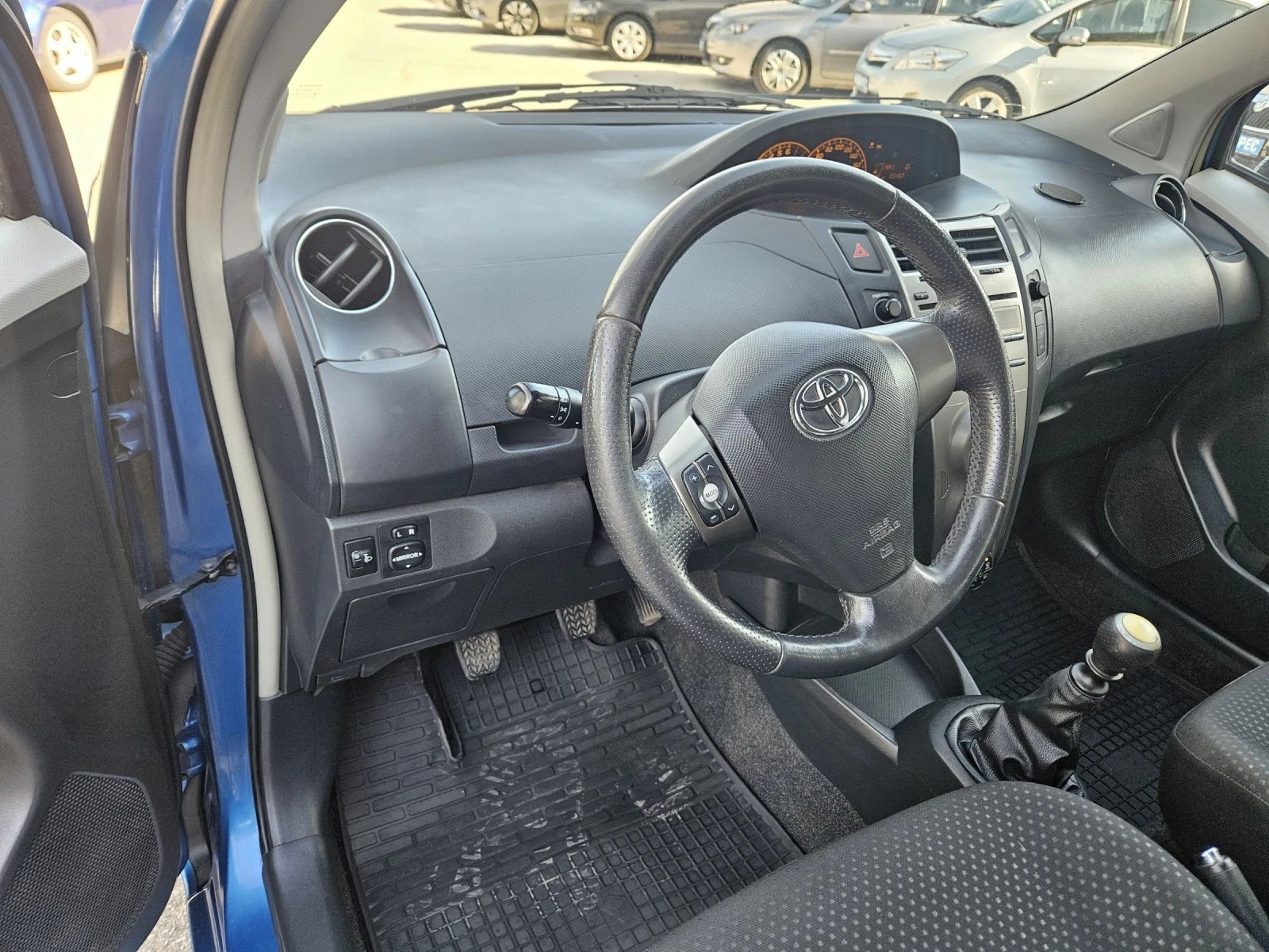 Toyota Yaris 1.33 vvt-i 100к.с, снимка 7 - Автомобили и джипове - 53770852