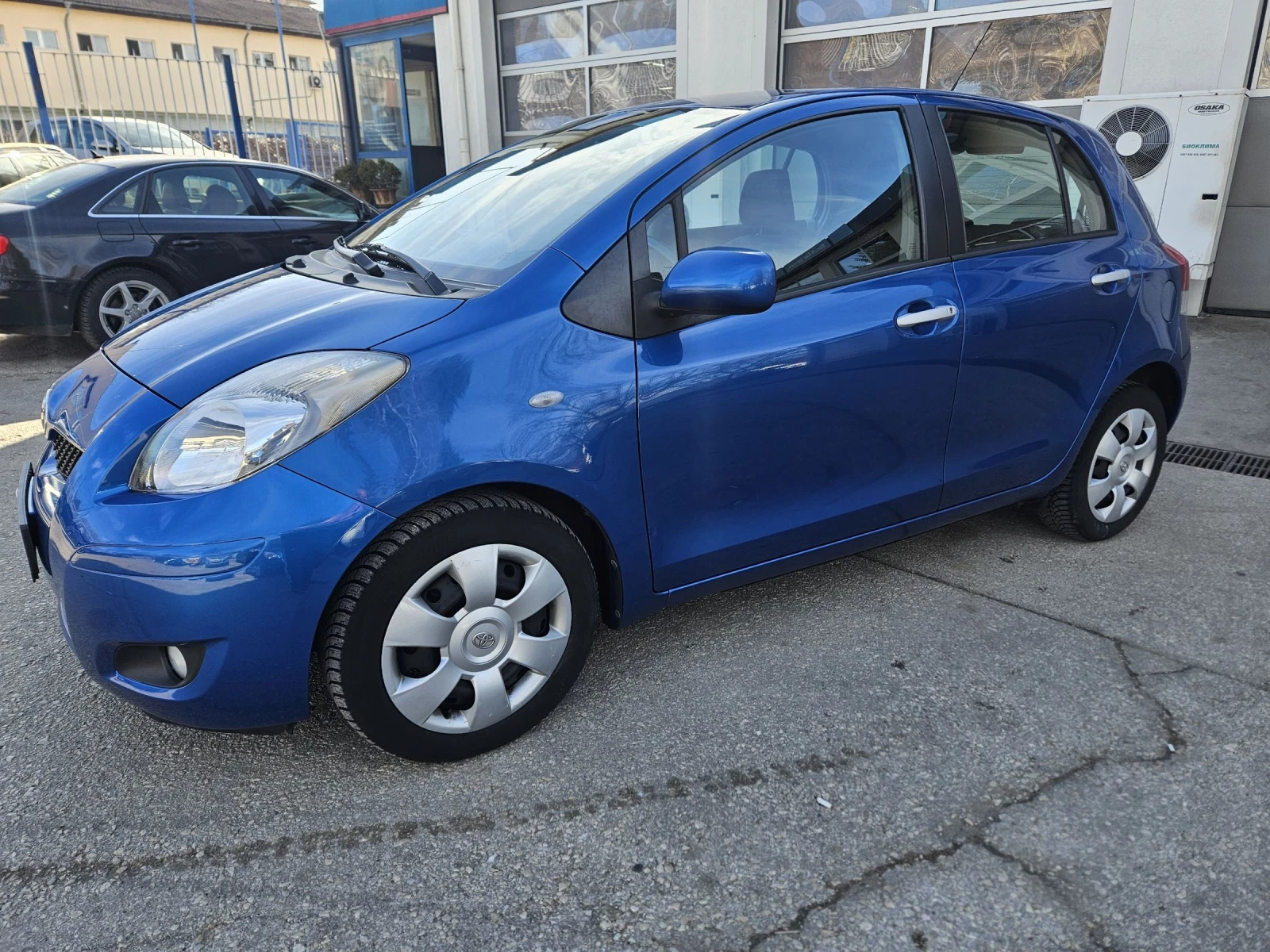 Toyota Yaris 1.33 vvt-i 100к.с, снимка 13 - Автомобили и джипове - 53770852