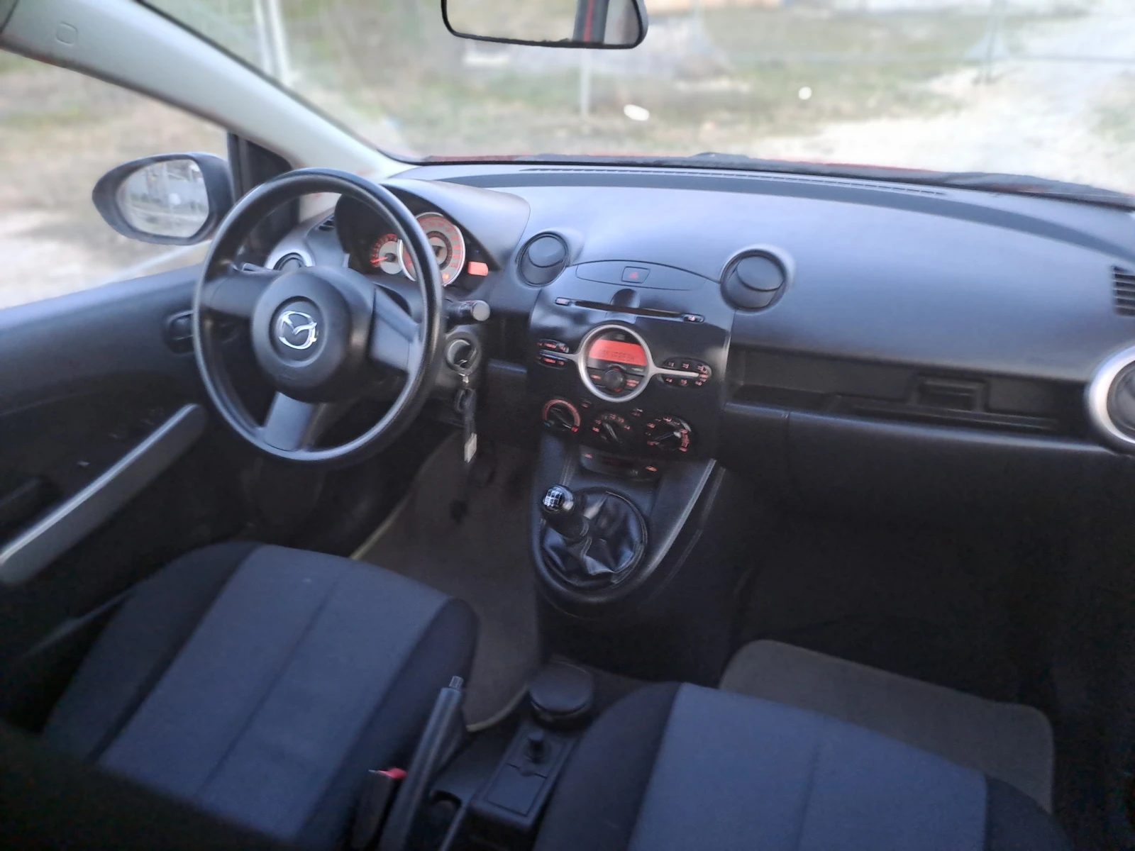 Mazda 2 1.3i ESKLUZIVE SPEZIALL, снимка 5 - Автомобили и джипове - 53804359