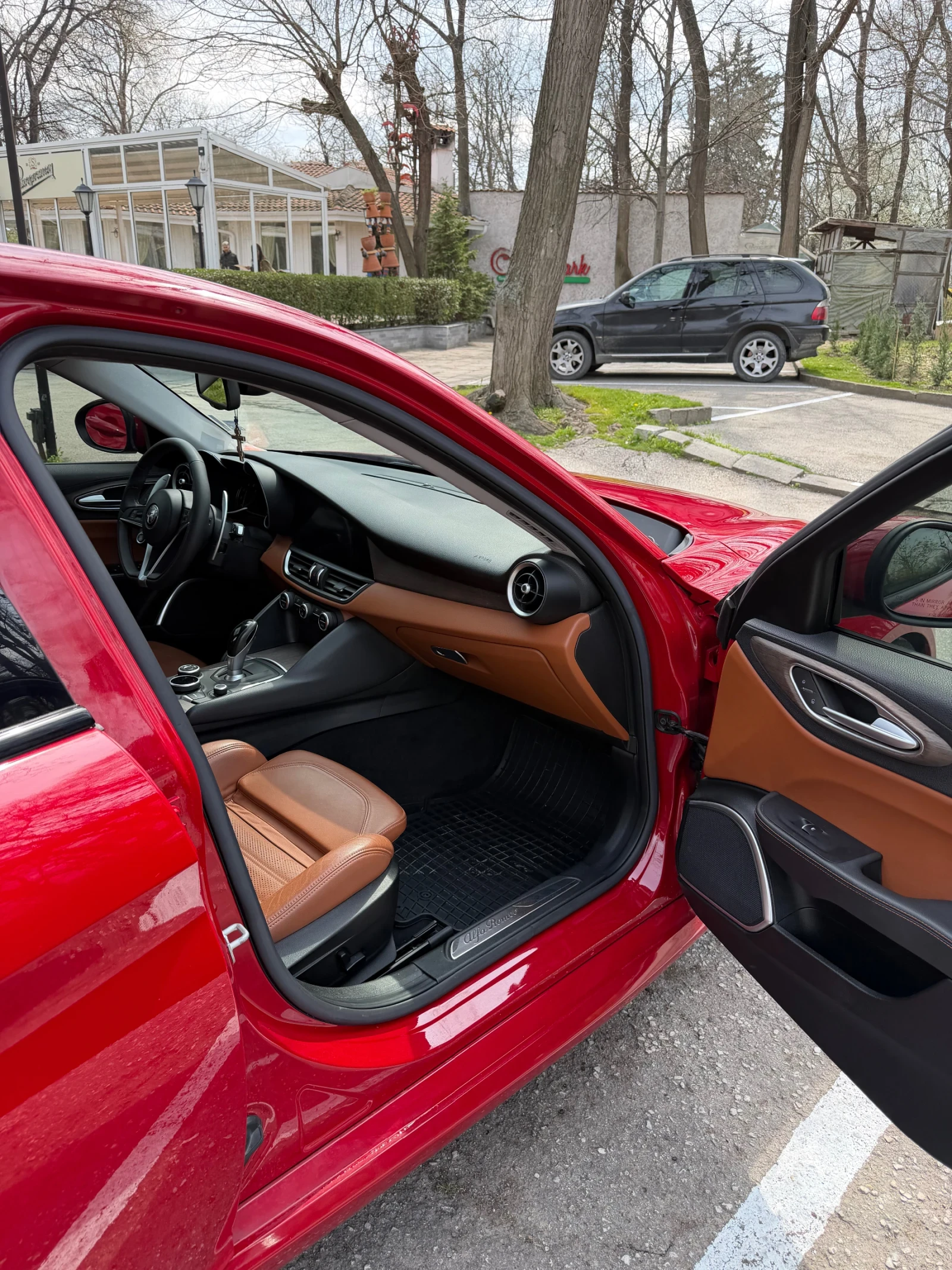 Alfa Romeo Giulia 2.0 RWD Ti, снимка 15 - Автомобили и джипове - 53984925