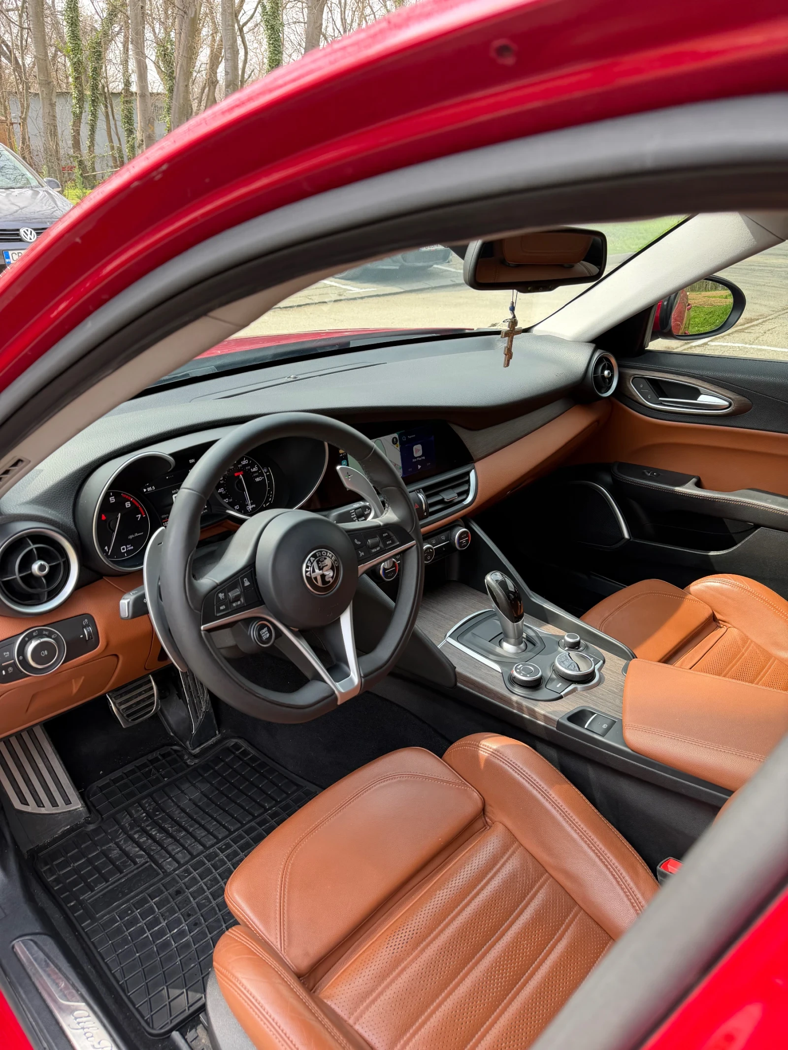 Alfa Romeo Giulia 2.0 RWD Ti, снимка 8 - Автомобили и джипове - 53984925