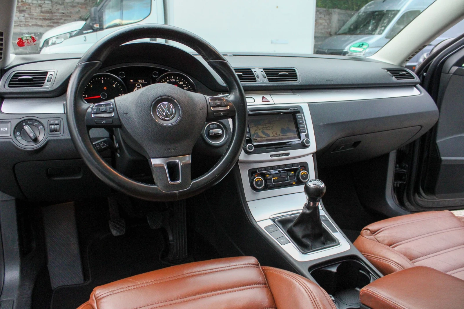 VW Passat 2.0TDI 4MOTION R LINE / HIGHLINE / INDIVIDUAL, снимка 13 - Автомобили и джипове - 54512979