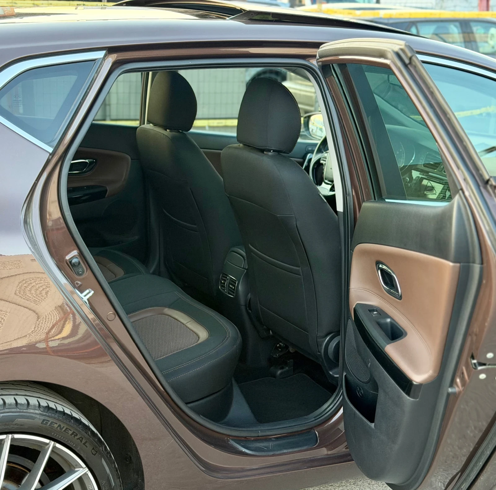 Kia Ceed 1.6i Automatic Panorama Premium 153хил км, снимка 10 - Автомобили и джипове - 54598032