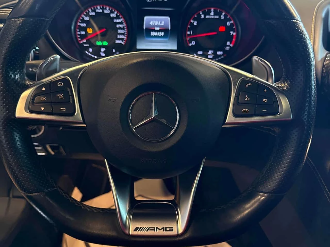 Mercedes-Benz AMG GT * S * АВТОКРЕДИТ * ОТ ПРЕДСТАВИТЕЛСТВО, снимка 13 - Автомобили и джипове - 54723649